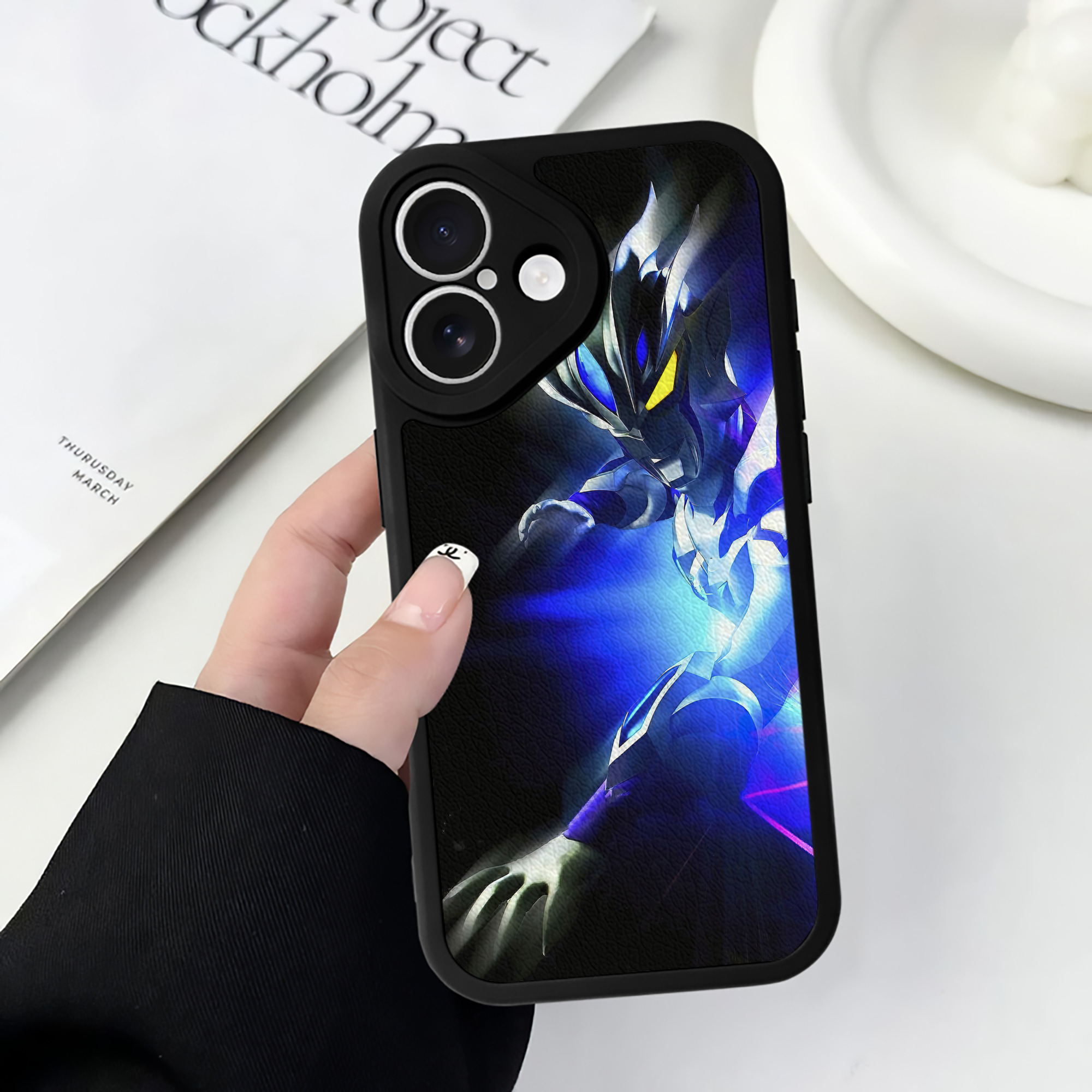（画像用） ウルトラマン Ultraman 【iPhone 16シリーズ対応】シリコンスマホケース（レザー調） 材質：シリコン